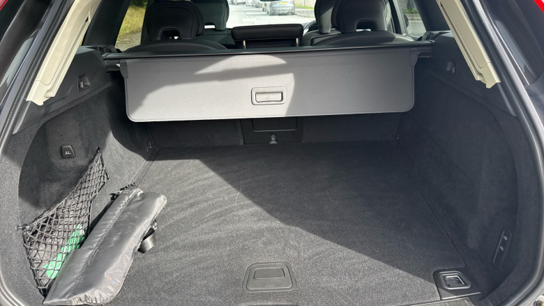 Volvo XC60 2.0 B5P Ultimate Dark 5dr AWD Geartronic Petrol Estate